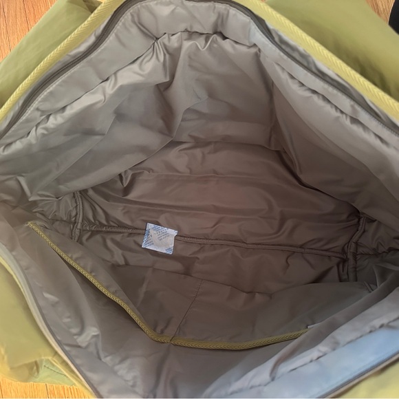 Everlane Quilted Weekender Bag in Moss Green, NWT - Picture 7 of 7